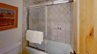 Crestwood 1110 Deluxe 2 Bedroom - 4