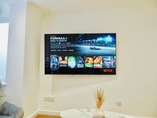 Convenient 2 Bedroom Home with Parking in Taunton - Taunton - 1