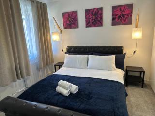 Stylish 2 Bedroom Flat Slough - 9