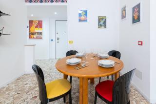 Metro M3 - 10 min Duomo - Cozy Apt W Balcony and AC - Milan - 3
