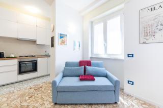 Metro M3 - 10 min Duomo - Cozy Apt W Balcony and AC - Milan - 6