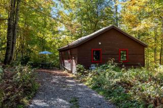 Charming Cabin in the Trees for a Getaway near Hanover, New Hampshire - 0