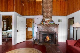 Four Bedroom Lakefront Cabin Rental near Hanover, New Hampshire - 7