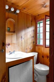 Four Bedroom Lakefront Cabin Rental near Hanover, New Hampshire - 1