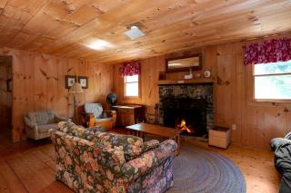 Family Mountain Vacation Rental with Fireplace in Connecticut River Valley - 5