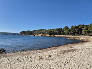 Charmant studio, 3 couchages, lumineux, 500 m de la plage et des commerces... - 1