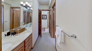 Crestwood 1217 Deluxe 3 Bedroom - 8
