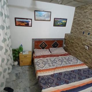 Elegant Room in F 8 Islamabad - Islamabad - 0