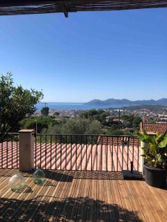 Vue mer appartement duplex en bas de maison - Mougins - 1