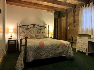 Charming Spacious Cabin Ideal for Families or Small Groups in West Virginia - Valley Head - 3