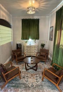 The Signature King with Mountain Views - Bisbee - 1