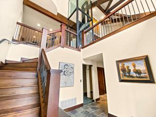 2744 The Cove! Modern Luxury Townhome with Hot Tub, Pool, Private Elevator, and Shuttle to the Slopes! by SkyRun Park City - 7