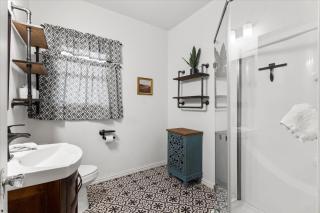 Evergreen Manor Private Pool 3BR No Stairs Retreat - San Antonio - 5