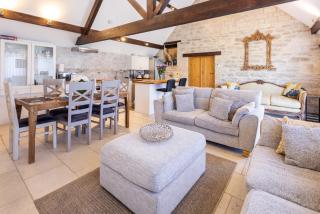 Dovecote Cottage Rowden Manor- Sleeps 6 & Parking - Chippenham - 0