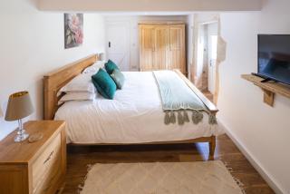 Deer Cottage at Rowden Manor - Sleeps 5 & Parking - Chippenham - 9