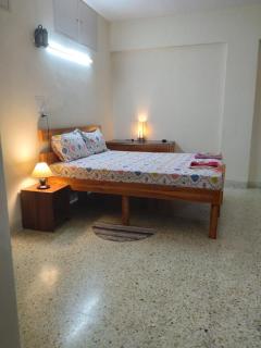 Cozy fully furnished 2bhk Flat Cooke town - Bangalore - 6