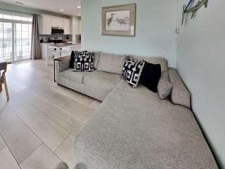Otter Oasis - Surf City - 6