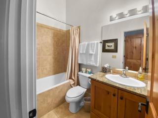 36 Sweet Newpark Townhome on the Creek by SkyRun Park City - 5