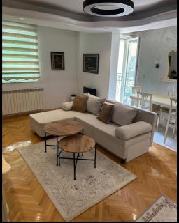 LuxeStay - Skopje - 9
