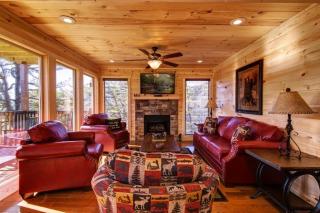 Country Cozy, free tickets, no catch! - Pigeon Forge - 0