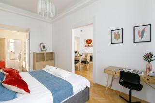 Elegant 3-Bedroom Apartment in Old Town Krakow - Krakau - 4