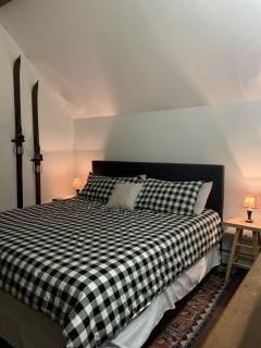 Cozy Cabin Rental with Fireplace near Killington Mountains in Vermont - 5