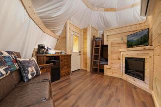 Cub House Teepee, Free Tickets, NO catch! - Sevierville - 0