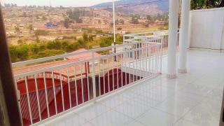 PArk View Perch Apartment with Balcony near Downtown - Kigali - 1