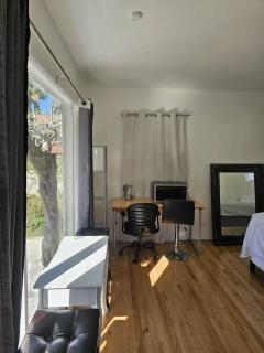 Private Room only with Private entrance - Los Angeles - 9