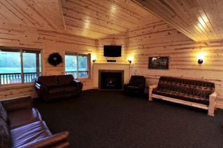 Stunning Cabin Rental for Large Groups Nestled in the Forest near Lanesboro, Minnesota - 8
