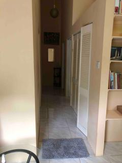 Air-Conditioned Cozy 3 Bedroom House in Grenville Vale - - 4