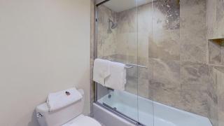 Crestwood 2307 Premier 1 Bedroom Plus Loft - 9