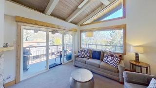 Crestwood 2307 Premier 1 Bedroom Plus Loft - 2