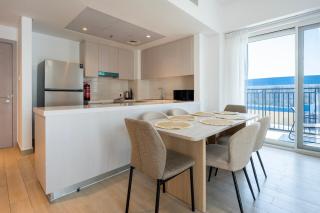 Yas Island 3BR plus Maid Pool, Gym, Near SeaWorld & Ferrari World - Abu Dhabi - 2