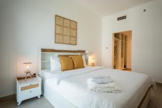 Yas Island 3BR plus Maid Pool, Gym, Near SeaWorld & Ferrari World - Abu Dhabi - 1