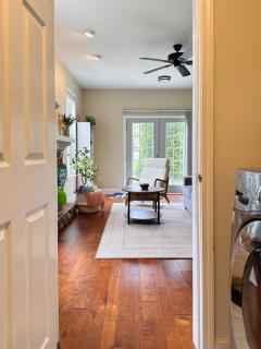 Spacious 3BR w Yard Near Naperville, Chicago - 6