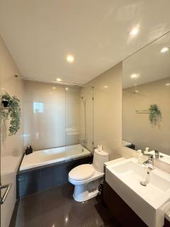 Perfect Location Direct Skywalk to BTS Thong - Ban Nong Chaeng - 3