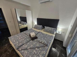 Spacious Villa With Outdoor Swimming Pool in Trogir - Trogir - 4