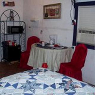 Quiet Mountain Rental Overlooking Old Mill Marketplace in Canton, Texas - 2