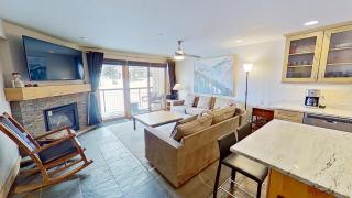 Crestwood 3113 Premier 3 Bedroom - 0