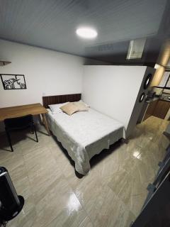 Modern apartment near tourist and commercial area - Medellín - 3