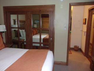 Crestwood 3202 Deluxe 2 Bedroom - 7