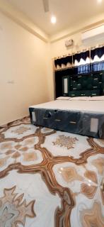 7BHK FLATS AC & NON AC ROOMS in KASHI VISHWANATH JYOTIRLING The Sacred Stay APARTMENT - 4