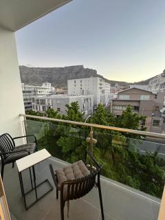 Cape Town City Centre apartment - no Loadshedding - 9