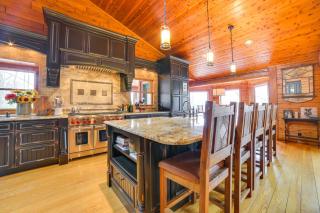 Deck and Beach Access Lakefront Cabin in Levering! - Pellston - 7