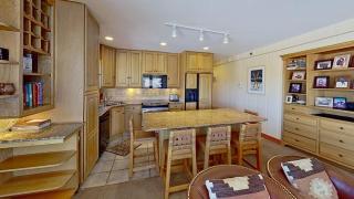 Crestwood 3210 Deluxe 2 Bedroom - 4