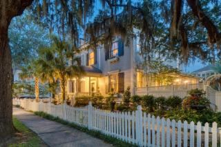 Estill Manor- Luxurious Savannah Estate with Pool & Garden - Sleeps 12 - Savannah - 8