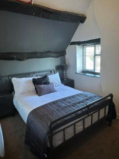 Norwood House - 9