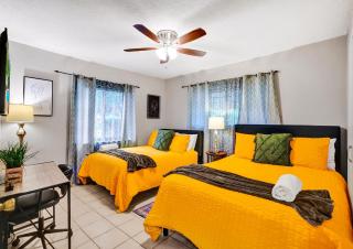 NEW Adorable Villa 7 min to Beach Trampoline - Deerfield Beach - 5