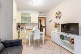 APP 19-Elegante Mansarda con Terrazzo e Parcheggio - Monza - 1